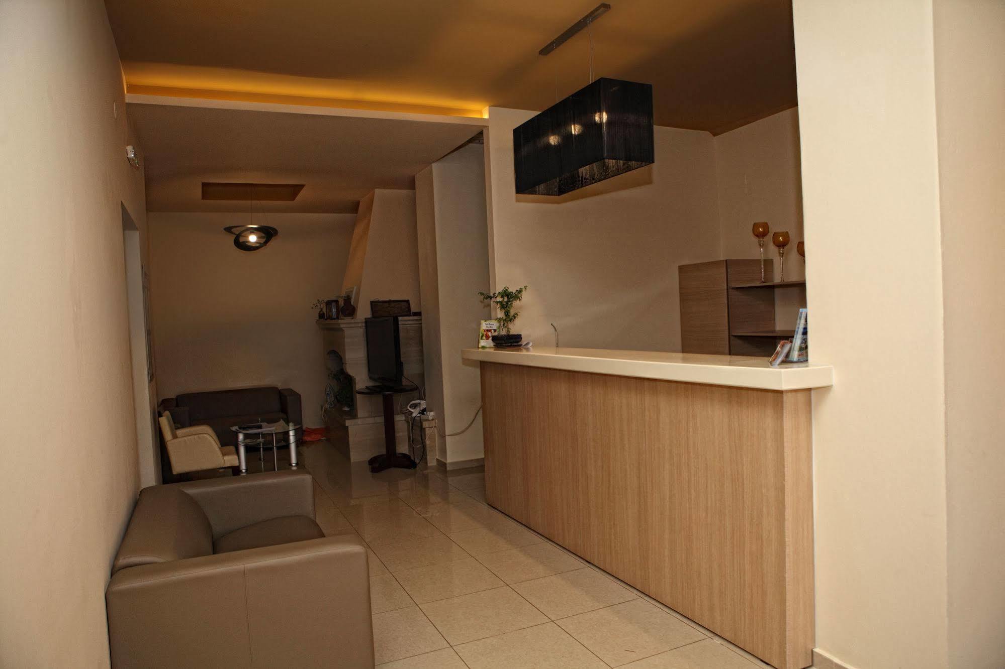 Niriides Beach Hotel Rethymno  ภายนอก รูปภาพ